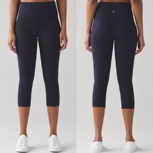 Women's Navy Cropped Leggings